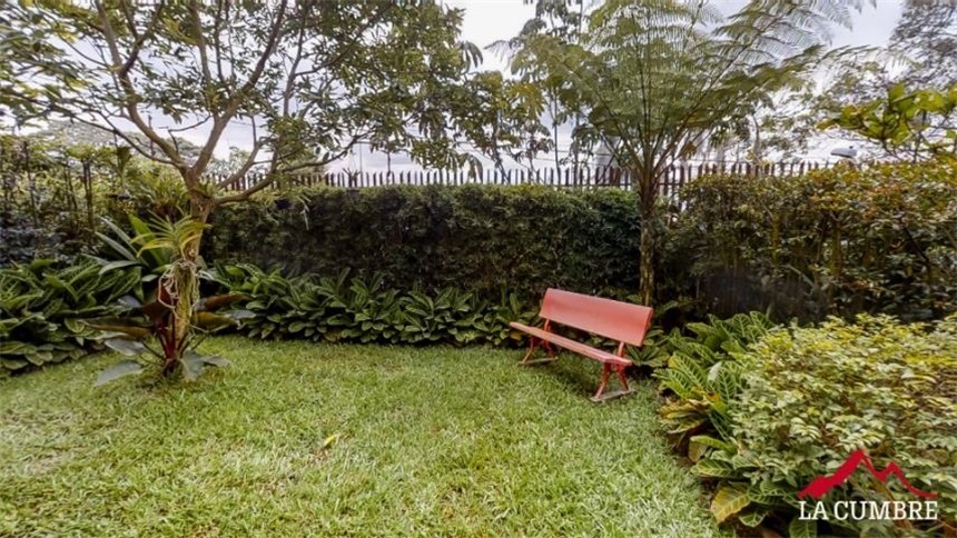 Casa de 4 alcobas en venta en Loma El Atravesado, Envigado, 213 m² · foto 11 de 24