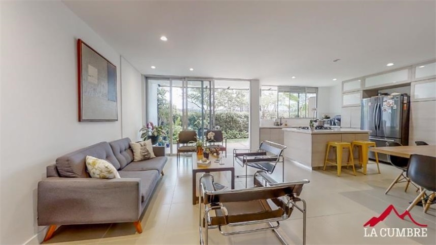 Casa de 4 alcobas en venta en Loma El Atravesado, Envigado, 213 m² · foto 2 de 24