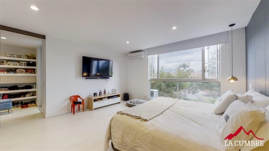Casa de 4 alcobas en venta en Loma El Atravesado, Envigado, 213 m² · foto 15 de 24