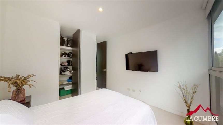 Casa de 4 alcobas en venta en Loma El Atravesado, Envigado, 213 m² · foto 20 de 24