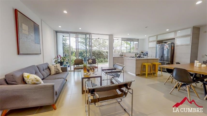 Casa de 4 alcobas en venta en Loma El Atravesado, Envigado, 213 m² · foto 9 de 24