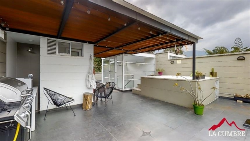 Casa de 4 alcobas en venta en Loma El Atravesado, Envigado, 213 m² · foto 23 de 24
