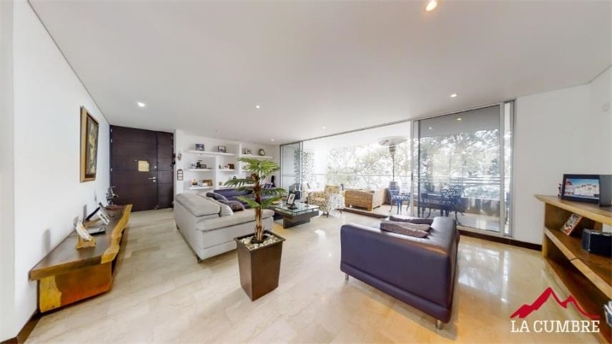 Apartamento de 3 alcobas en arriendo en El Poblado, Medellín, 220 m² · foto 2 de 16