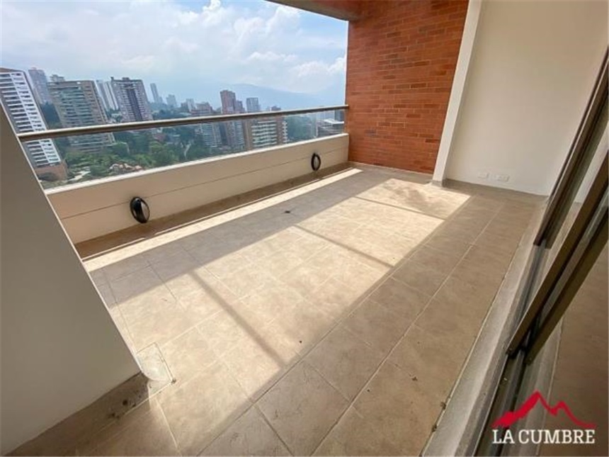 Apartamento de 4 alcobas en venta en Los Naranjos, Medellín, 390 m² · foto 17 de 17