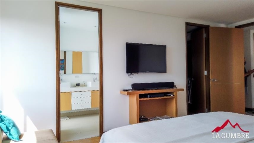 Apartamento de 3 alcobas en venta en Los Balsos, Medellín, 199 m² · foto 14 de 18