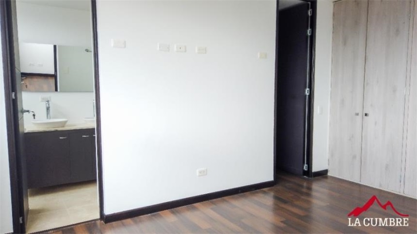 Apartamento de 3 alcobas en venta en Lalinde, Medellín, 153 m² · foto 19 de 24