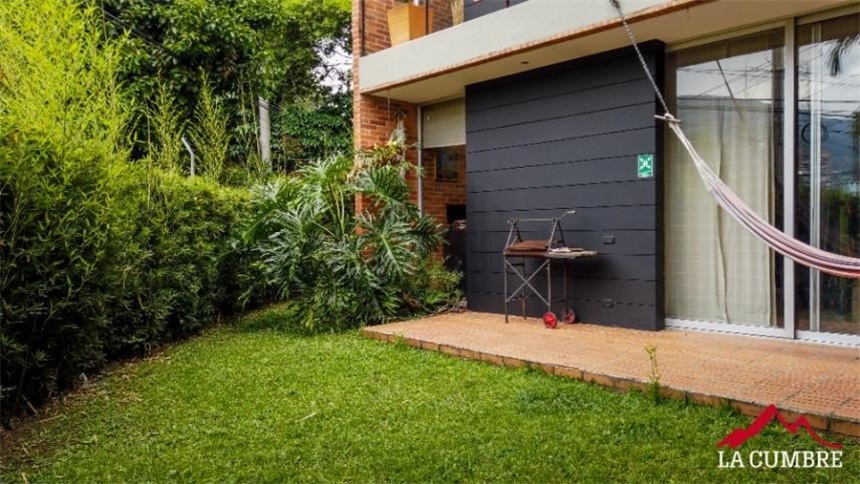 Casa de 3 alcobas en venta en Loma El Atravesado, Envigado, 235 m² · foto 7 de 14