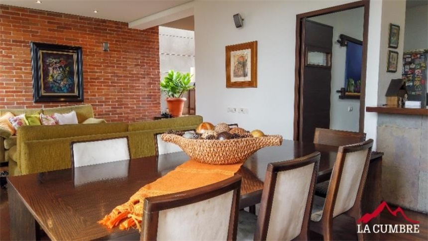 Casa de 3 alcobas en venta en Loma El Atravesado, Envigado, 235 m² · foto 3 de 14