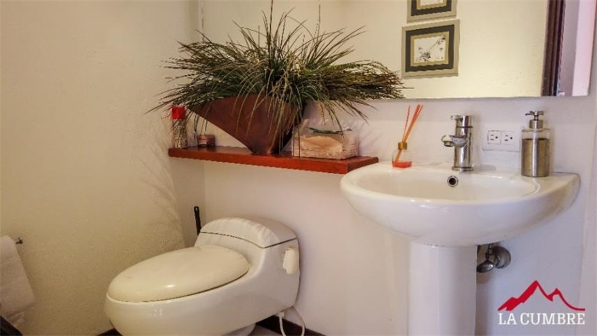 Casa de 3 alcobas en venta en Loma El Atravesado, Envigado, 235 m² · foto 10 de 14