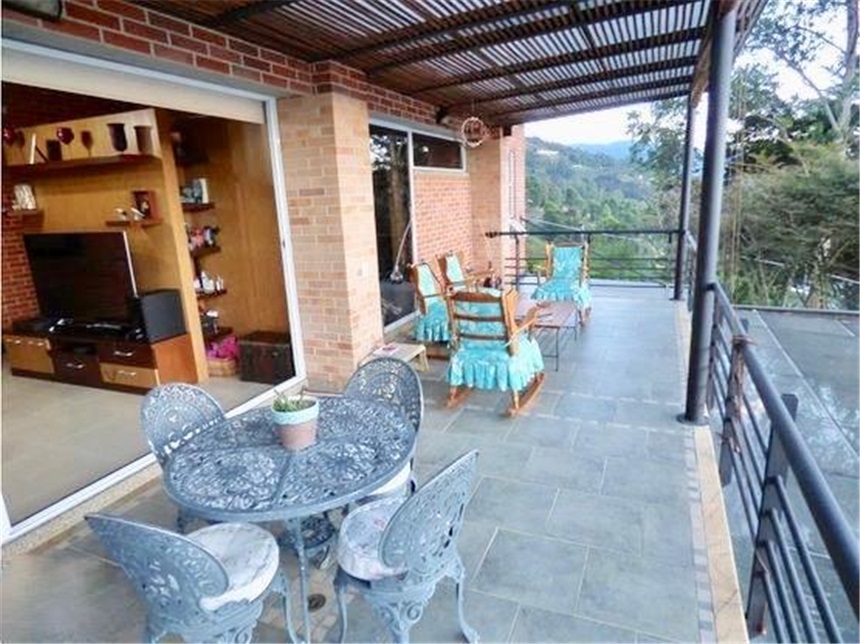 Casa de 5 alcobas en venta en El Poblado, Medellín, 400 m² · foto 8 de 24