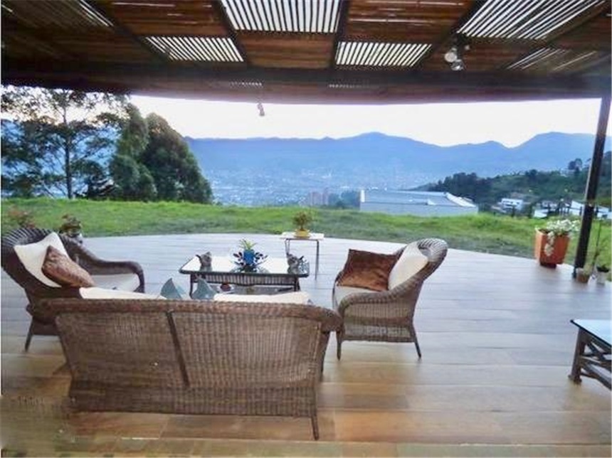 Casa de 5 alcobas en venta en El Poblado, Medellín, 400 m² · foto 22 de 24