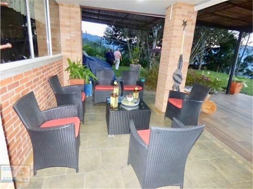 Casa de 5 alcobas en venta en El Poblado, Medellín, 400 m² · foto 9 de 24