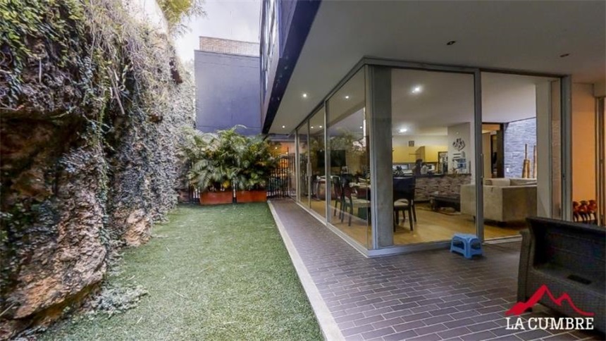 Casa de 4 alcobas en venta en Loma El Atravesado, Envigado, 380 m² · foto 8 de 18