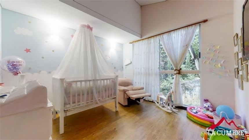 Casa de 4 alcobas en venta en Loma El Atravesado, Envigado, 380 m² · foto 15 de 18