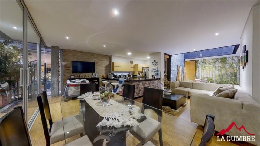 Casa de 4 alcobas en venta en Loma El Atravesado, Envigado, 380 m² · foto 4 de 18