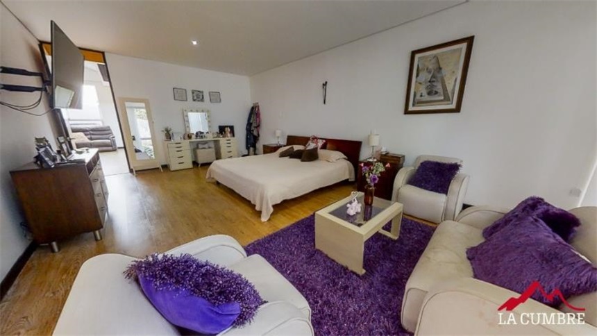 Casa de 4 alcobas en venta en Loma El Atravesado, Envigado, 380 m² · foto 14 de 18