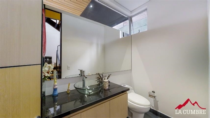 Casa de 4 alcobas en venta en Loma El Atravesado, Envigado, 380 m² · foto 11 de 18