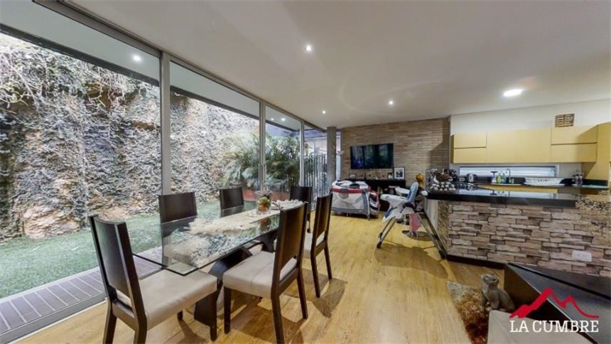 Casa de 4 alcobas en venta en Loma El Atravesado, Envigado, 380 m² · foto 6 de 18