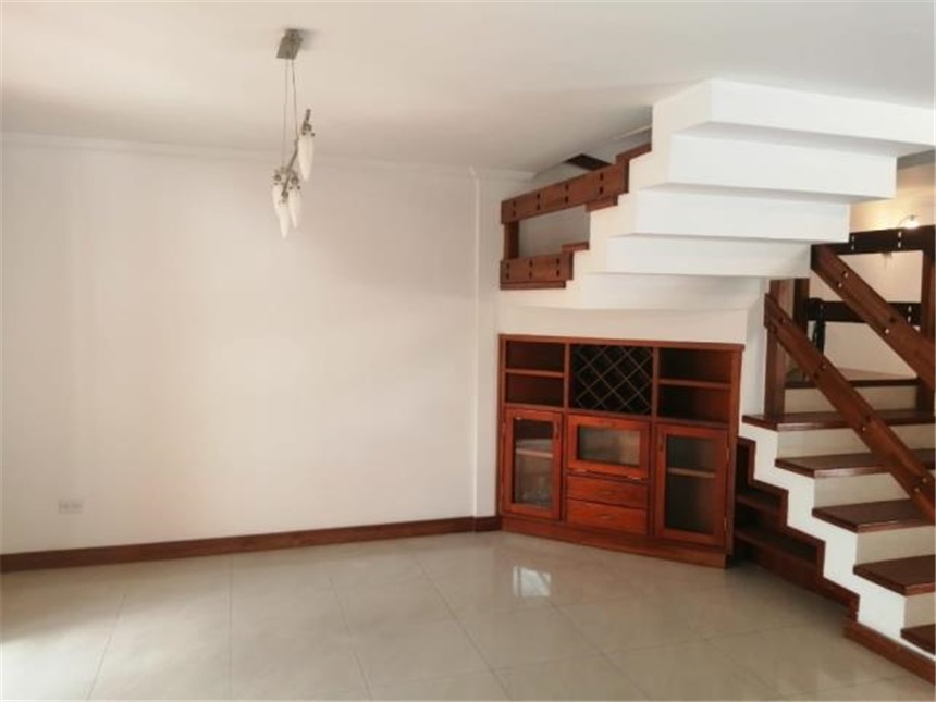 Casa en Venta – další