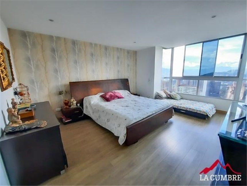 Apartamento en venta en El Poblado, Medellín · foto 18 de 24