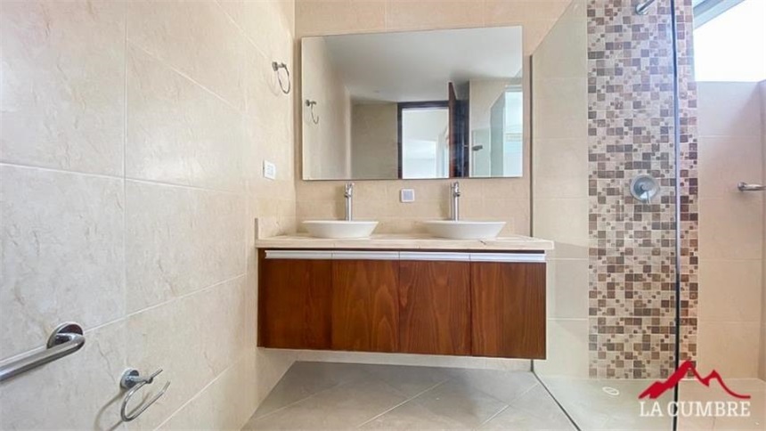 Apartamento de 3 alcobas en arriendo en Santa María De Los Ángeles, Medellín, 330 m² · foto 9 de 18