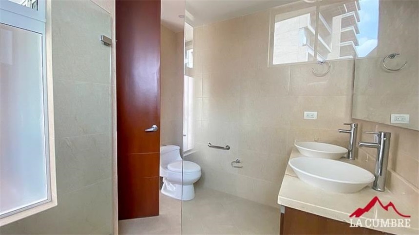 Apartamento de 3 alcobas en arriendo en Santa María De Los Ángeles, Medellín, 330 m² · foto 13 de 18