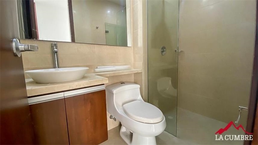 Apartamento de 3 alcobas en arriendo en Santa María De Los Ángeles, Medellín, 330 m² · foto 11 de 18