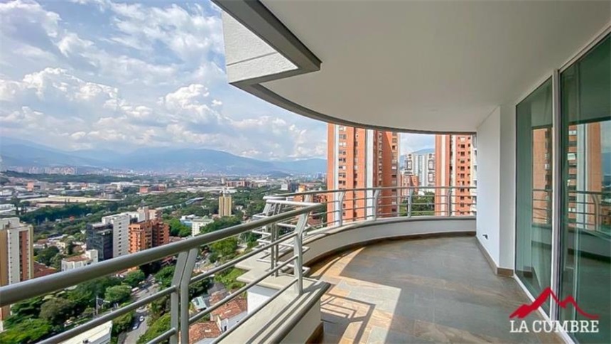 Apartamento de 3 alcobas en arriendo en Santa María De Los Ángeles, Medellín, 330 m² · foto 4 de 18