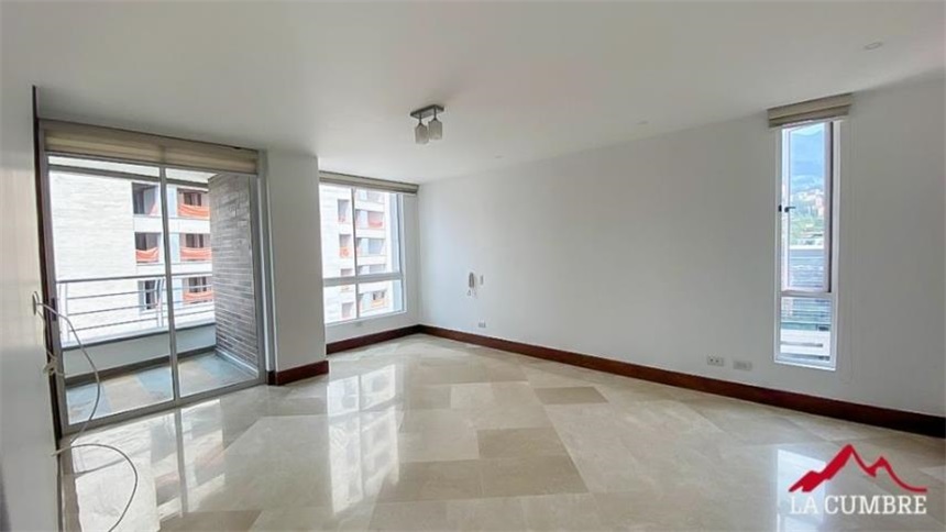 Apartamento de 3 alcobas en arriendo en Santa María De Los Ángeles, Medellín, 330 m² · foto 3 de 18