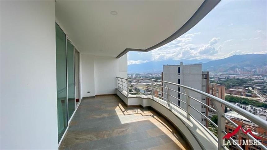 Apartamento de 3 alcobas en arriendo en Santa María De Los Ángeles, Medellín, 330 m² · foto 5 de 18