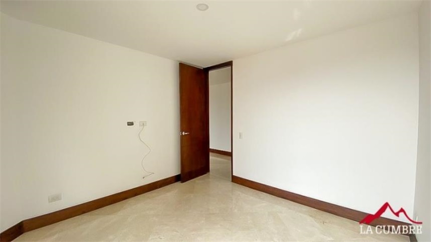 Apartamento de 3 alcobas en arriendo en Santa María De Los Ángeles, Medellín, 330 m² · foto 16 de 18