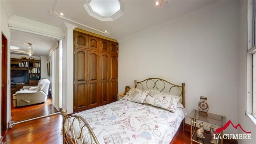 Casa de 5 alcobas en venta en Los Naranjos, Medellín, 400 m² · foto 18 de 24
