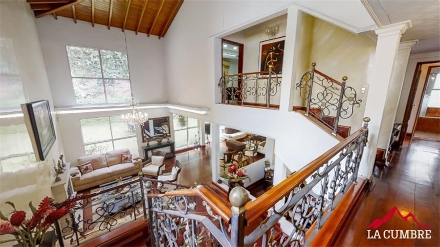 Casa de 5 alcobas en venta en Los Naranjos, Medellín, 400 m² · foto 19 de 24