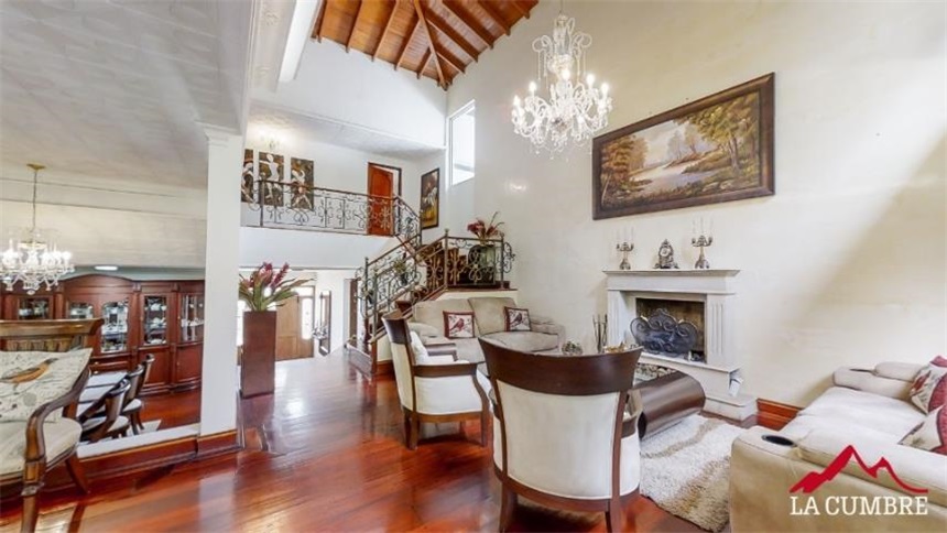 Casa de 5 alcobas en venta en Los Naranjos, Medellín, 400 m² · foto 10 de 24