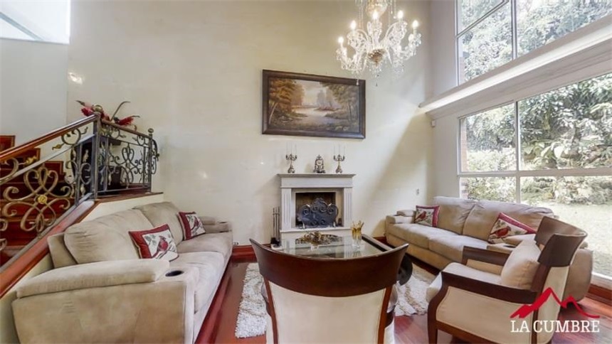 Casa de 5 alcobas en venta en Los Naranjos, Medellín, 400 m² · foto 8 de 24