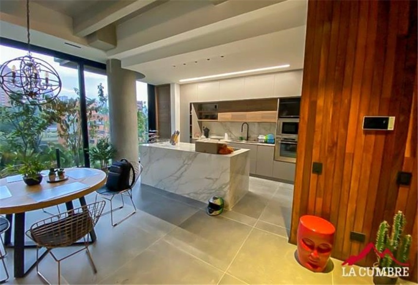 Apartamento de 3 alcobas en arriendo en Las Lomas, Medellín, 255 m² · foto 13 de 15