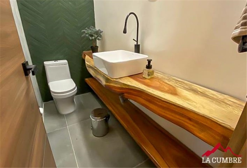 Apartamento de 3 alcobas en arriendo en Las Lomas, Medellín, 255 m² · foto 14 de 15
