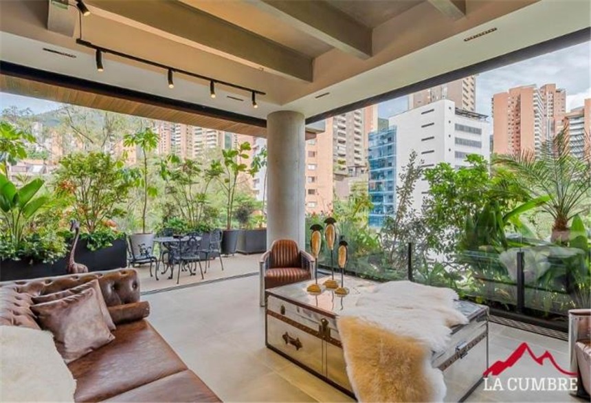 Apartamento de 3 alcobas en arriendo en Las Lomas, Medellín, 255 m² · foto 2 de 15