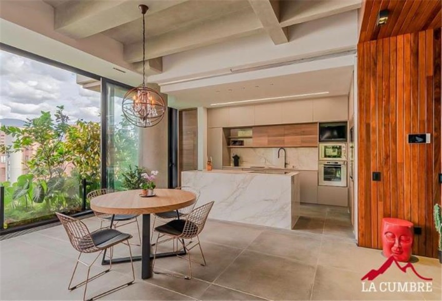 Apartamento de 3 alcobas en arriendo en Las Lomas, Medellín, 255 m² · foto 8 de 15