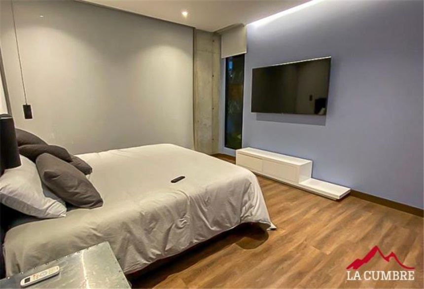 Apartamento de 3 alcobas en arriendo en Las Lomas, Medellín, 255 m² · foto 10 de 15