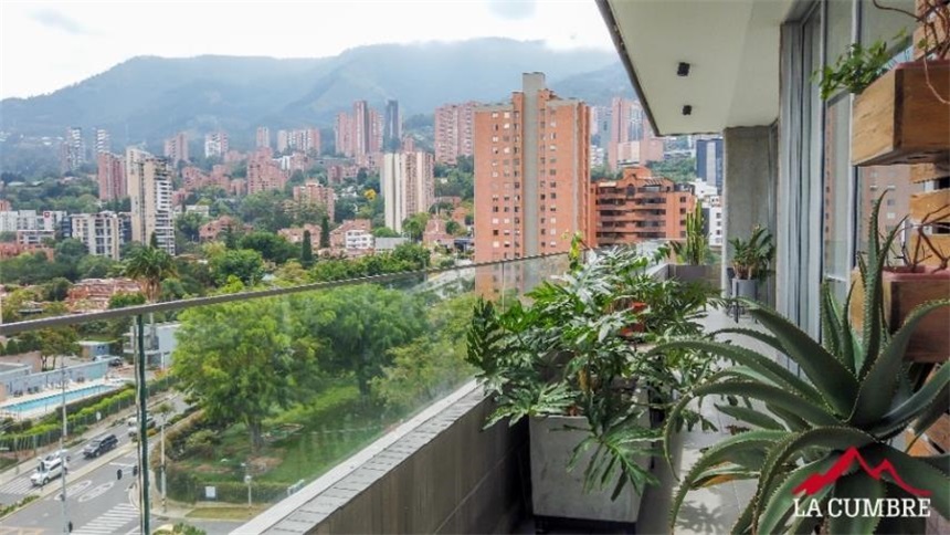 Apartamento de 2 alcobas en arriendo en El Poblado, Medellín, 155 m² · foto 6 de 24