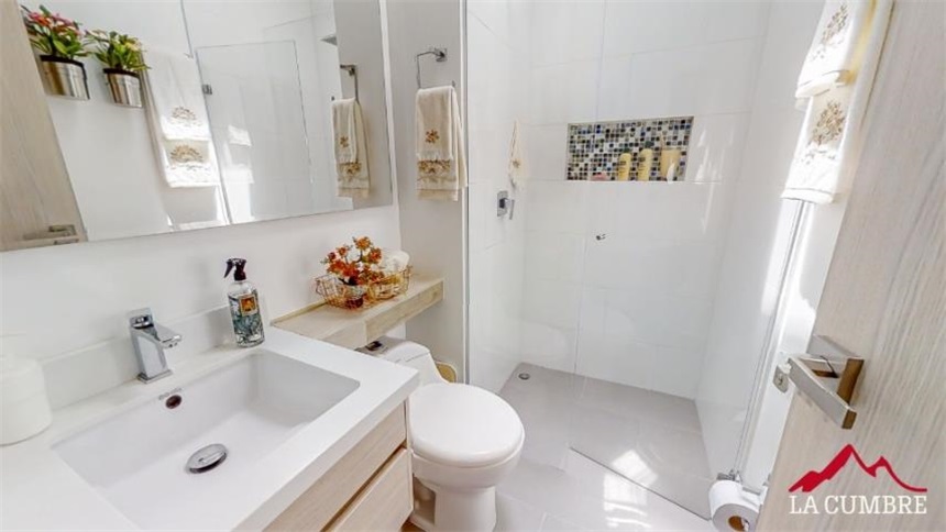 Casa de 3 alcobas en venta en San Lucas, Envigado, 171 m² · foto 15 de 24