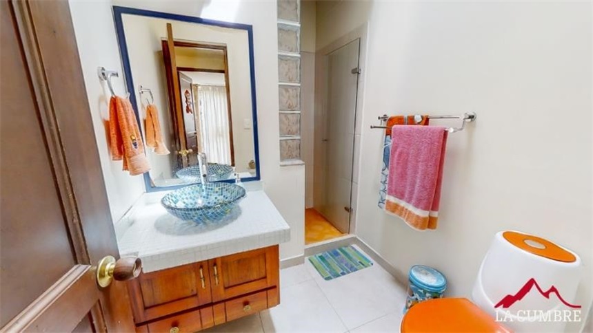 Casa de 4 alcobas en venta en Loma Del Chocho, Envigado, 236 m² · foto 13 de 19