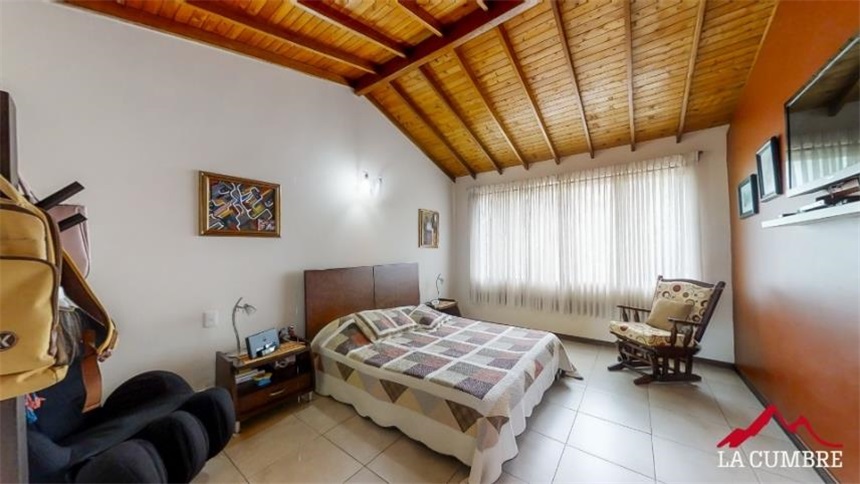 Casa de 4 alcobas en venta en Loma Del Chocho, Envigado, 236 m² · foto 16 de 19