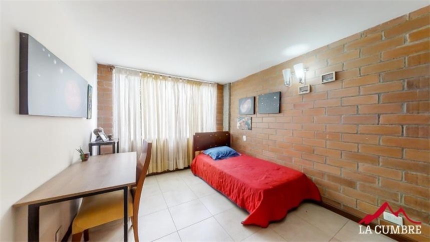 Casa de 4 alcobas en venta en Loma Del Chocho, Envigado, 236 m² · foto 11 de 19