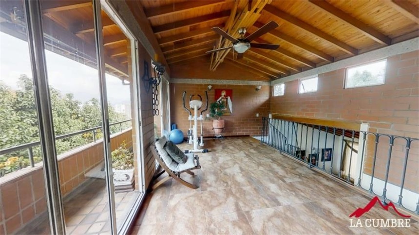 Casa de 4 alcobas en venta en Loma Del Chocho, Envigado, 236 m² · foto 19 de 19