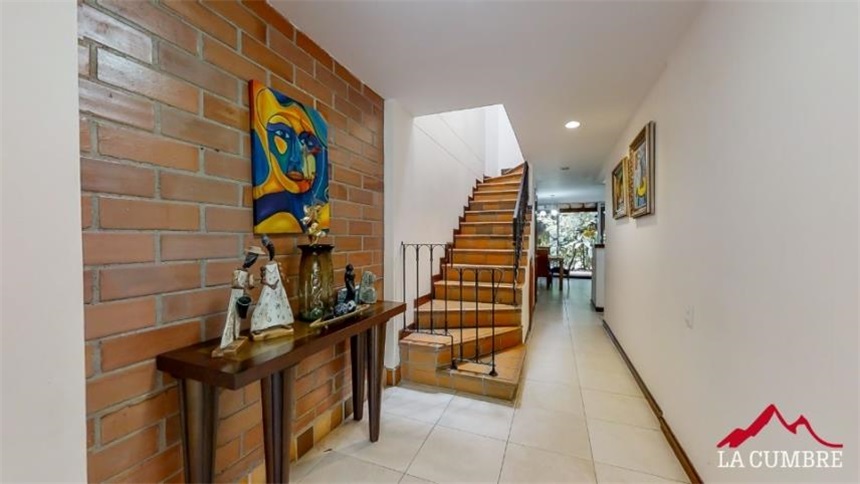 Casa de 4 alcobas en venta en Loma Del Chocho, Envigado, 236 m² · foto 9 de 19