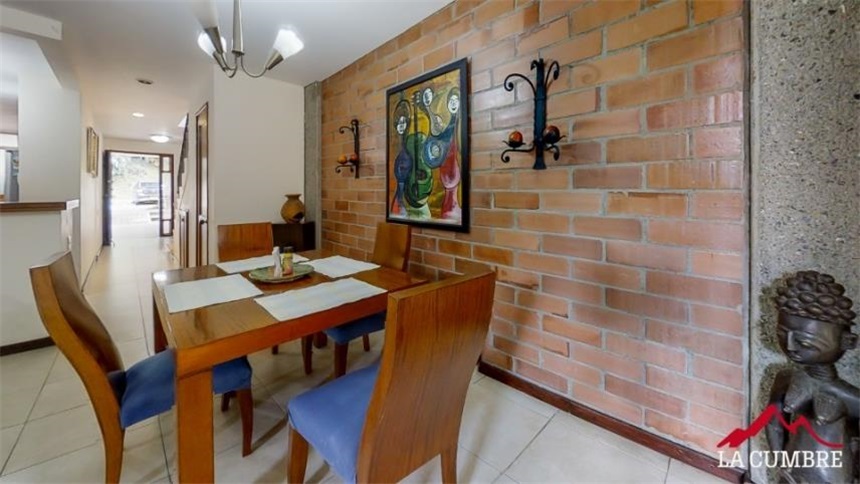 Casa de 4 alcobas en venta en Loma Del Chocho, Envigado, 236 m² · foto 7 de 19