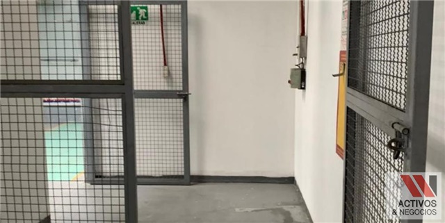 Local en Arriendo - Más