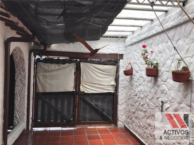 Casa de 3 alcobas en venta en Lago De Suba, Bogotá, 386 m² · foto 3 de 24